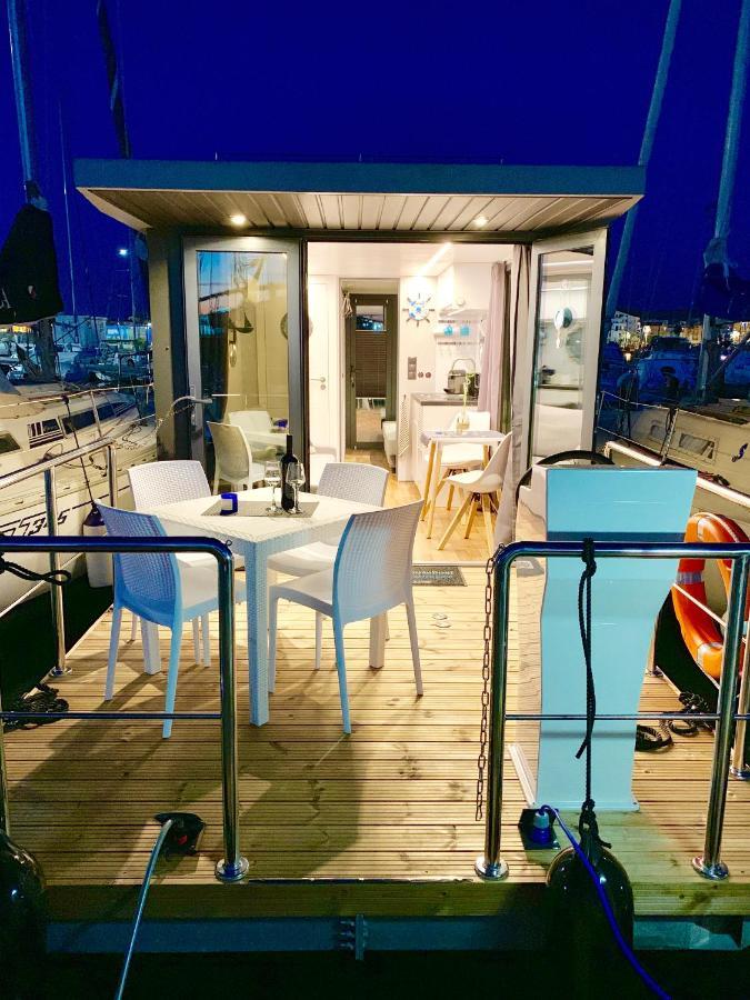Отель Houseboat Seabreeze Альгеро Экстерьер фото